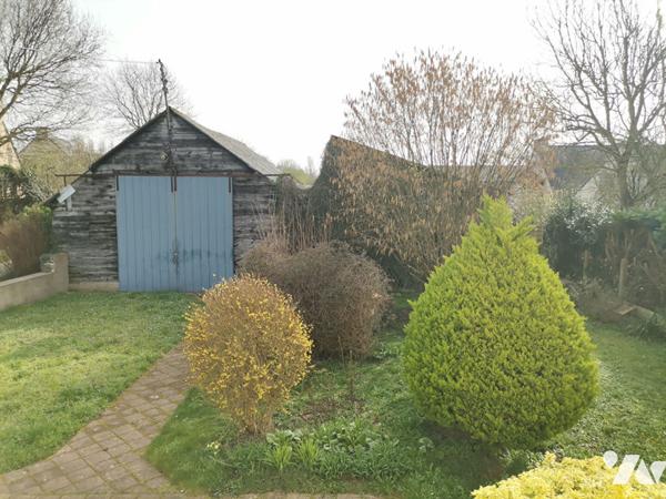 MONTFORT SUR MEU - EXCLUSIVITE, maison de 110 m² hab., proche gare, terrain de 1100 m² avec hangar