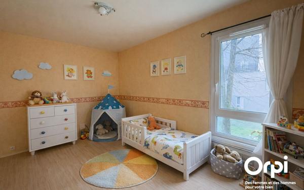 Appartement à vendre    4 pièces • 84 m2 Montigny-le-Bretonneux