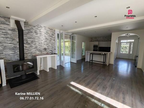 IVRY LA BATAILLE 27540 Maison individuelle avec véranda chauffée - 1 étage - 4 chambres - Double garage - Quart port - Piscine Hors Sol Chauffée - Terrain - 416000  HAI