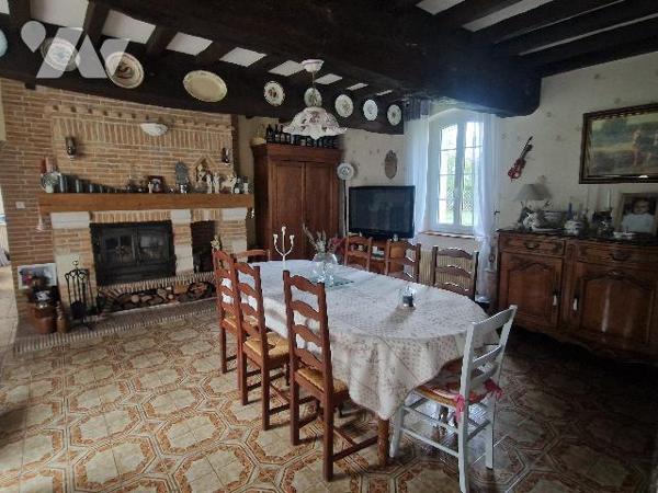 YVETOT 5 min, propriété d'environ 150m², 3 chambres, double garage, 2000m² de terrain