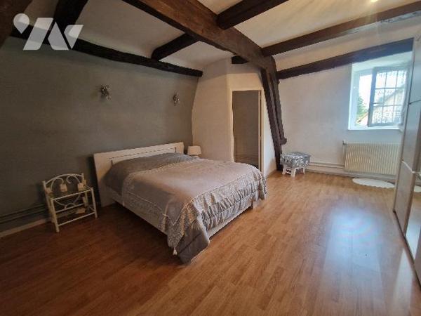 YVETOT 5 min, propriété d'environ 150m², 3 chambres, double garage, 2000m² de terrain