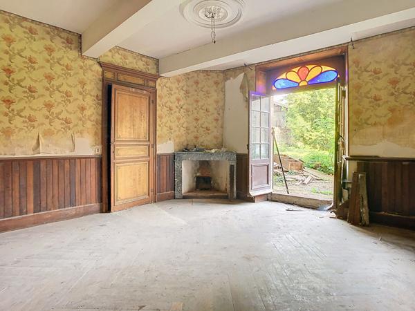 Maison de Maitre avec dépendances au coeur de Cazères sur Garonne avec un jardin d'environ 1307 m²