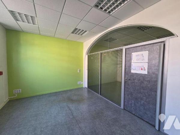 MERVILLE 59660- En Exclusivité chez votre Notaire : A vendre Ensemble immobilier professionnel ...