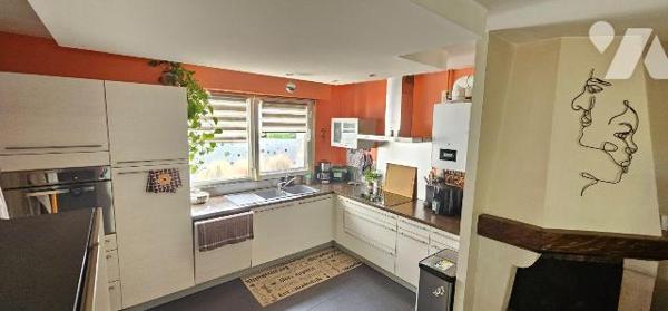 PETITE-SYNTHE
Dans quartier calme et recherché, Maison très bien entretenue d'environ 105 m², ...