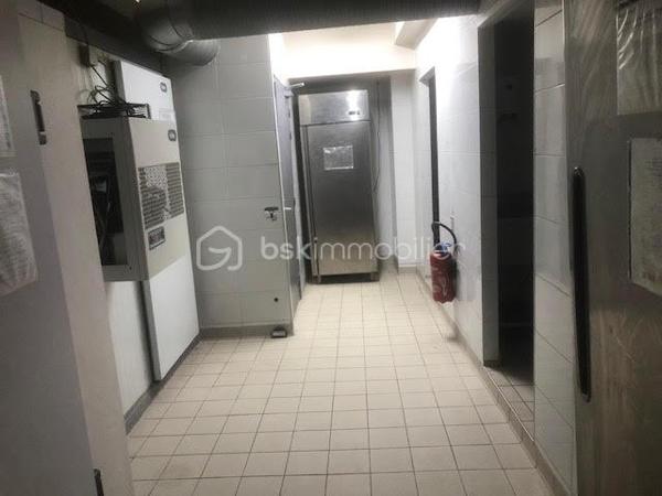 Local d'activités de 315,55 m²