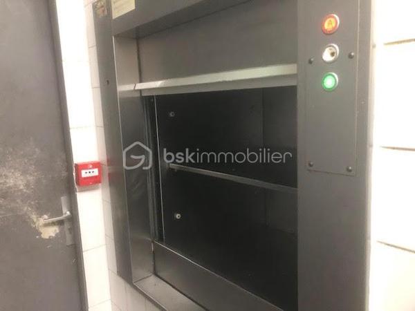 Local d'activités de 315,55 m²