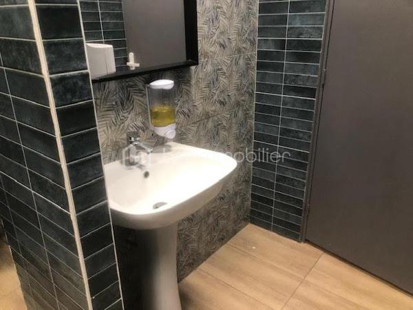 Local d'activités de 315,55 m²