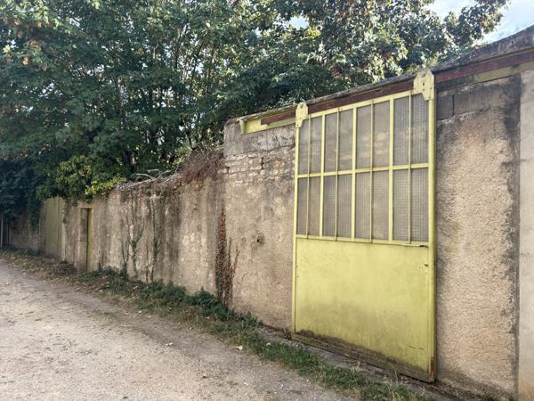 Vente Maison250 m² - 7 Pièces - ST AMAND MONTROND (18200)