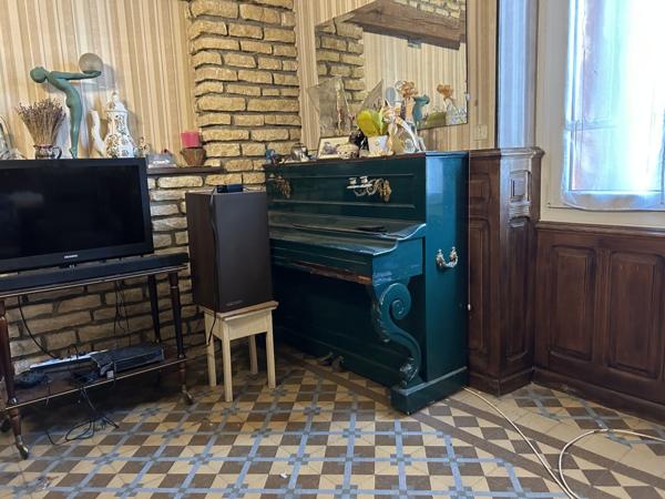 Vente Maison250 m² - 7 Pièces - ST AMAND MONTROND (18200)