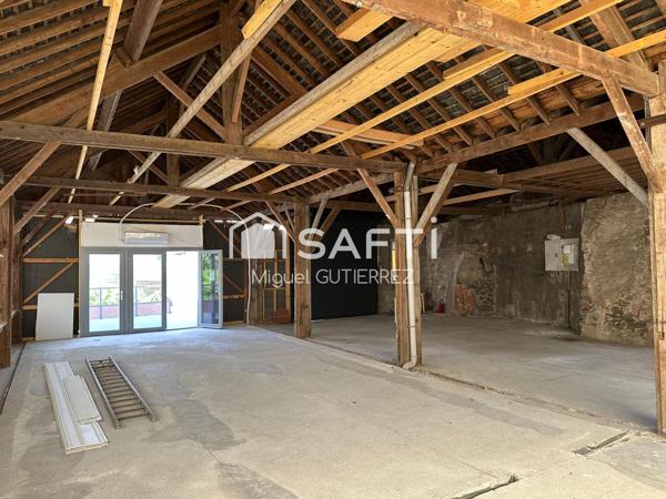 Opportunité d'investissement – Local commercial/artisanal de 350 m² sur grand terrain, fort potentiel de réhabilitation