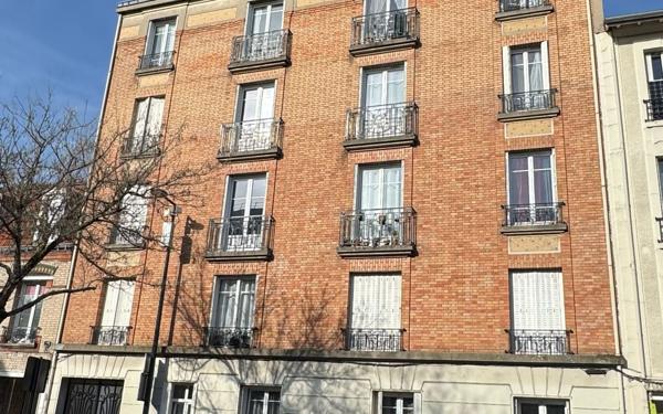 Immeuble à vendre    2 pièces • 562 m2 Colombes