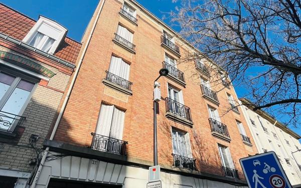 Immeuble à vendre    2 pièces • 562 m2 Colombes