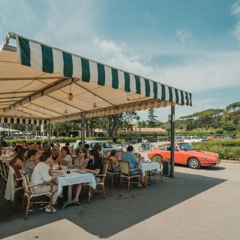 A vendre Aix les Bains, FDC avec MURS, Restaurant CA 1100KE en progression, 8 services