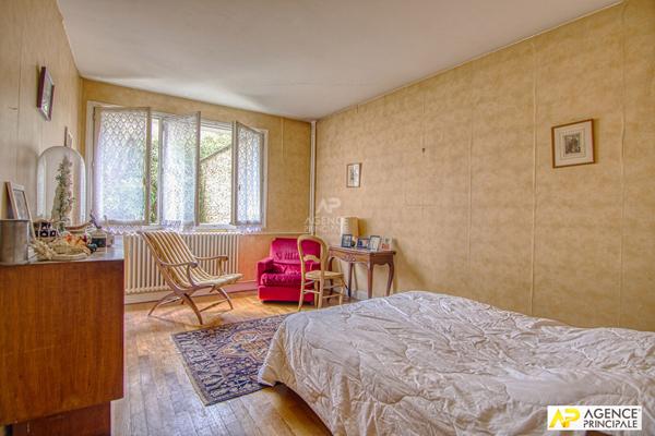Versailles Rive-Droite Albert Joly - Appartement 5 pièces 109 m² avec balcon , cave et box €645 000 ** - Référence 25132