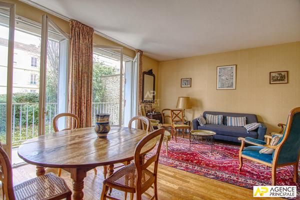 Versailles Rive-Droite Albert Joly - Appartement 5 pièces 109 m² avec balcon , cave et box €645 000 ** - Référence 25132