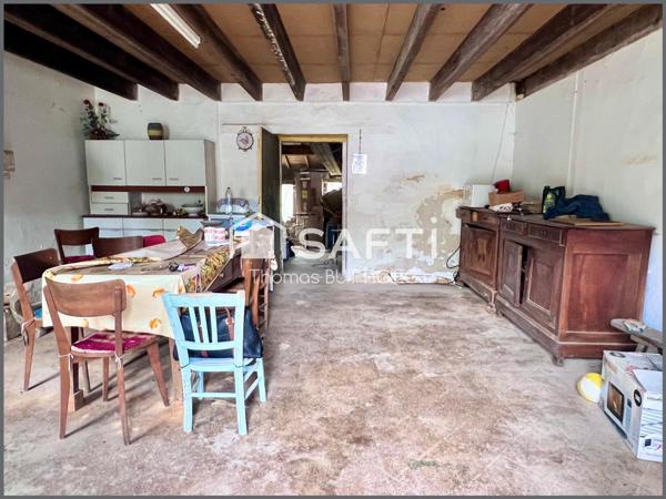 Maison de village avec travaux.