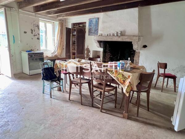 Maison de village avec travaux.