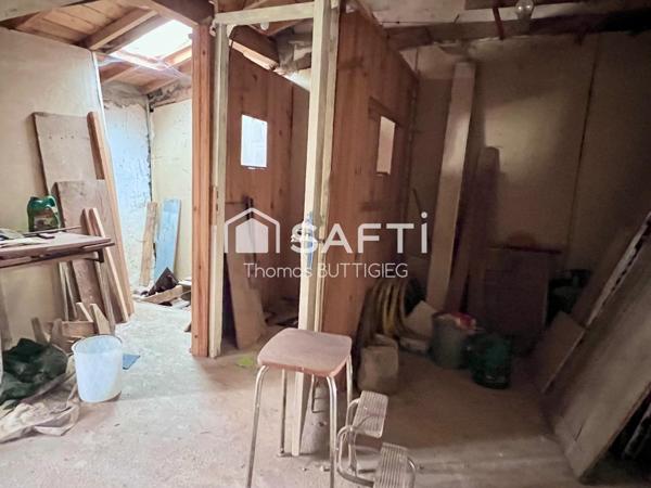 Maison de village avec travaux.