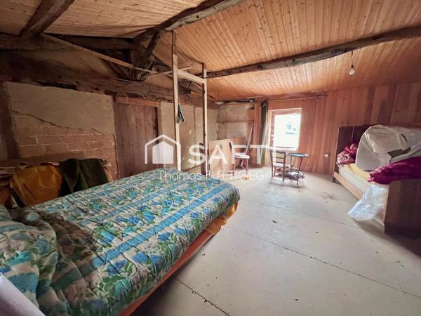 Maison de village avec travaux.