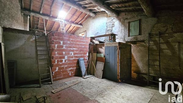 Maison de village 4 pièces de 62 m² à Burlats (81100)