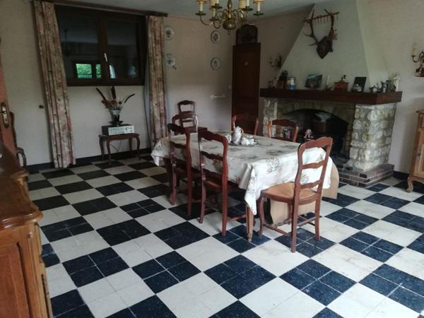 Grande maison familiale à PIERRES