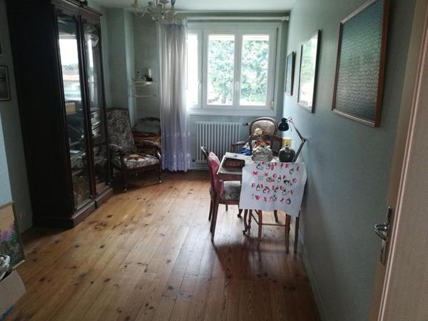 Grande maison familiale à PIERRES