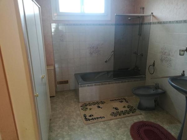 Grande maison familiale à PIERRES