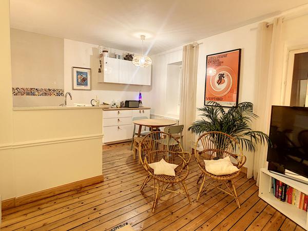 ORLEANS - Rue du Boeuf Saint Paterne / secteur Rue Bannier  - Médiathèque - Superbe  appartement  T2  entièrement meublé avec gout