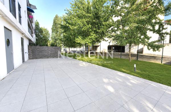 Appartement F2 en parfait état - Résidence récente avec ascenseur, balcon et parking !