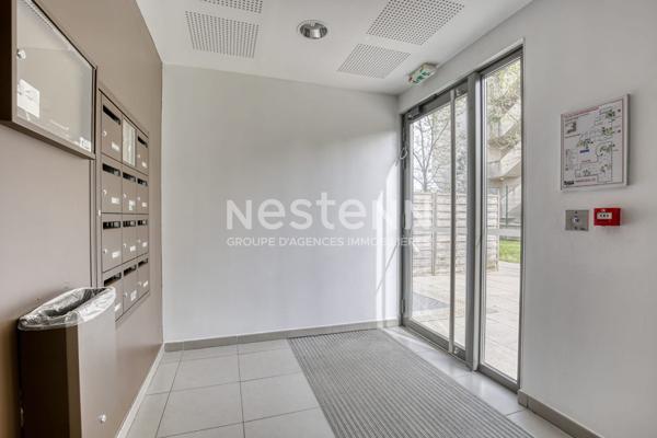 Appartement F2 en parfait état - Résidence récente avec ascenseur, balcon et parking !