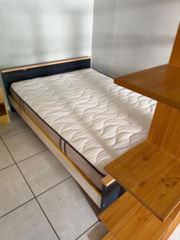 Appartement Dijon T2 environ 35m2 ,1 pièce à vivre de 23m2  rez de jardin très calme et agréable