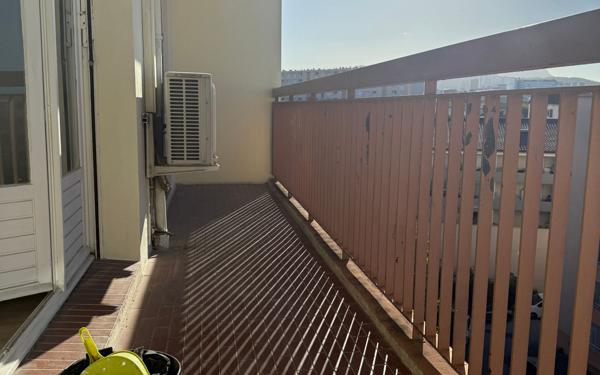 Appartement à louer    3 pièces • 57,06 m2 Marseille 9