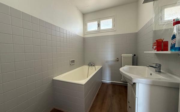 Appartement à louer    3 pièces • 57,06 m2 Marseille 9