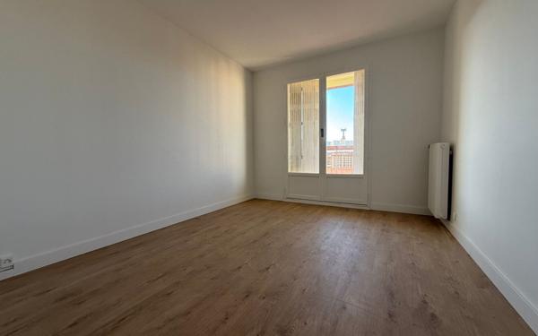 Appartement à louer    3 pièces • 57,06 m2 Marseille 9