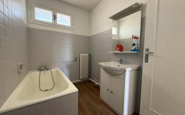 Appartement à louer    3 pièces • 57,06 m2 Marseille 9