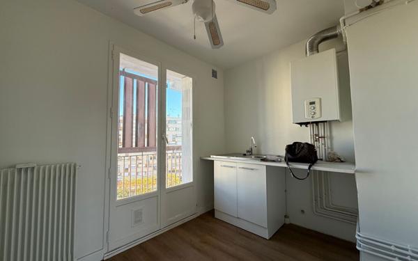 Appartement à louer    3 pièces • 57,06 m2 Marseille 9