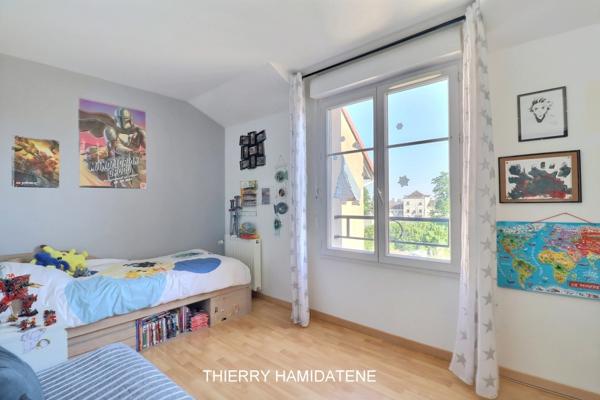 COLONIE COUP DE COEUR ASSURE !! 6/7 MN A PIED DE LA GARE DU CENTRE VILLE TRES BELLE MAISON RECENTE DE 2005 4 PIECES 3 CHAMBRES 82M2 AVEC GARAGE ET SOUS SOL EN COPROPRIETE