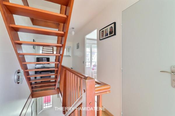 COLONIE COUP DE COEUR ASSURE !! 6/7 MN A PIED DE LA GARE DU CENTRE VILLE TRES BELLE MAISON RECENTE DE 2005 4 PIECES 3 CHAMBRES 82M2 AVEC GARAGE ET SOUS SOL EN COPROPRIETE