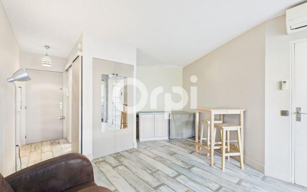 Appartement à vendre    1 pièce • 27,35 m2 Mandelieu-la-Napoule