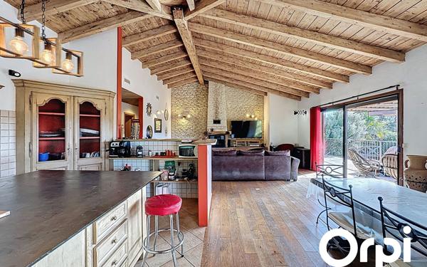 Maison à vendre    8 pièces • 239 m2 Sotta