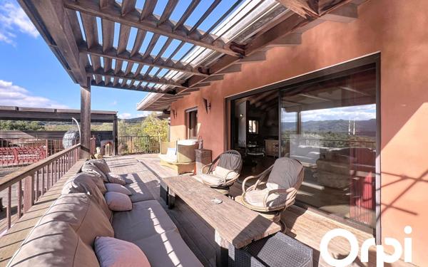 Maison à vendre    8 pièces • 239 m2 Sotta
