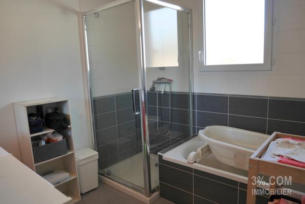 Maison récente RT2012 à étage de 92 m², 3 chambres, jardin clos Bouaye (44830)