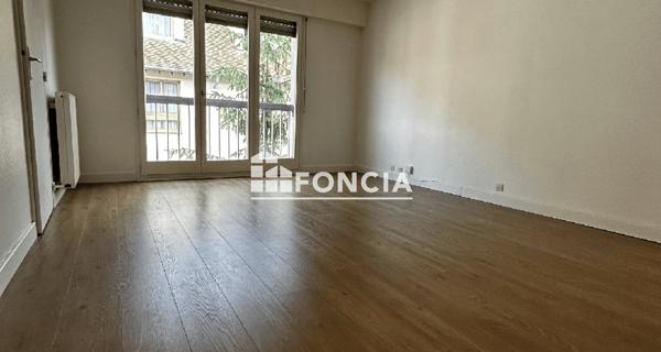 Location Studio 31.51 m² - Rueil-malmaison 92500