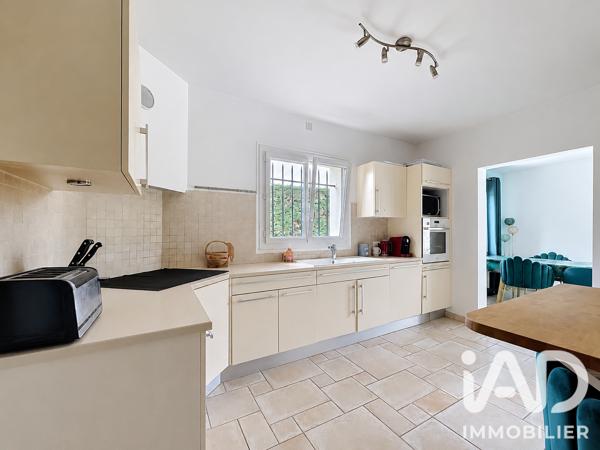 Maison à vendre 7 pièces 193 m² Le Rouret