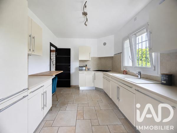 Maison à vendre 7 pièces 193 m² Le Rouret