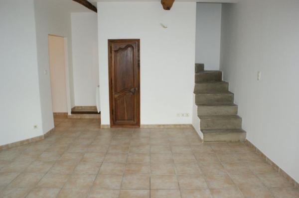 A LOUER - MAISON DE VILLAGE