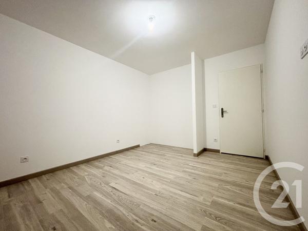 Maison à vendre  4 pièces - 118,84 m 2   PEYRILHAC  - 87