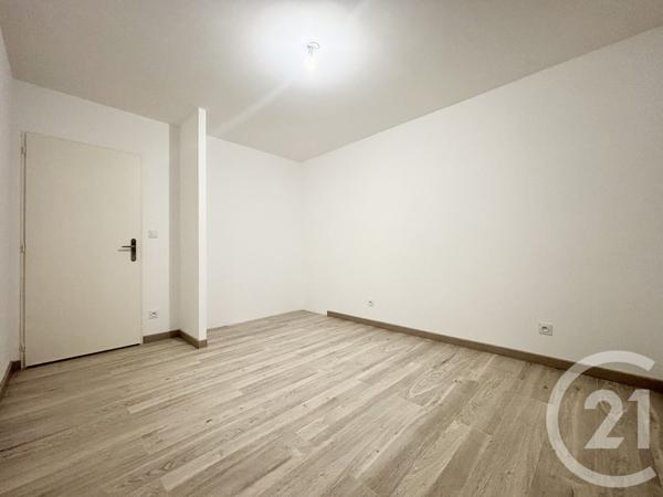 Maison à vendre  4 pièces - 118,84 m 2   PEYRILHAC  - 87