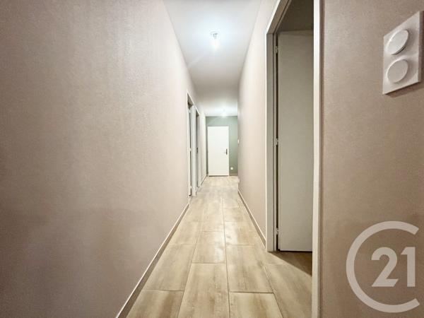 Maison à vendre  4 pièces - 118,84 m 2   PEYRILHAC  - 87