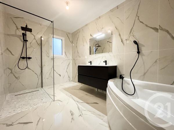 Maison à vendre  4 pièces - 118,84 m 2   PEYRILHAC  - 87